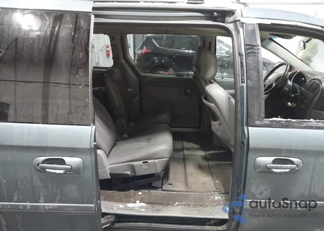 2006 Dodge Grand Caravan Sxt z USA, uszkodzony, nr VIN 2D4GP44L56R630927